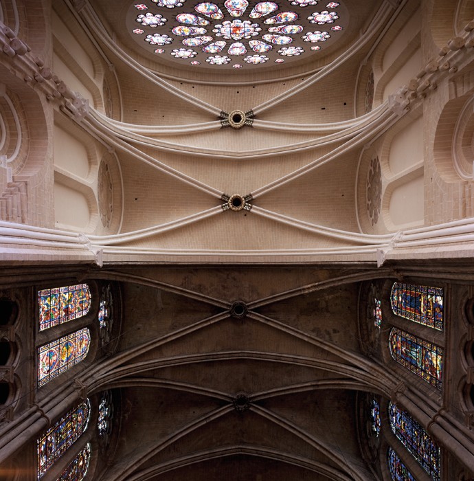 THE-OLD-AND-NEW-INTERIOR-OF-CHARTRES-CATHEDRAL.-COURTESY-FR.-RAY-BLAKE